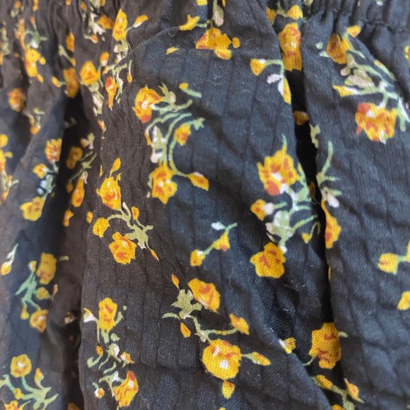 Find Me Now Ditsy Crop Top - Picture 5 of 5